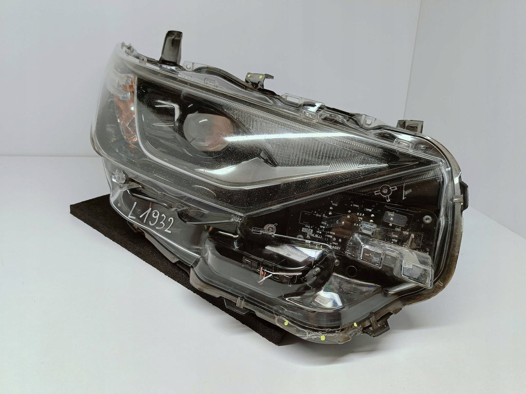 Toyota Auris II LIFT E18 15- LAMPA PRAWA PRZÓD FULL LED EU 81110-02K60