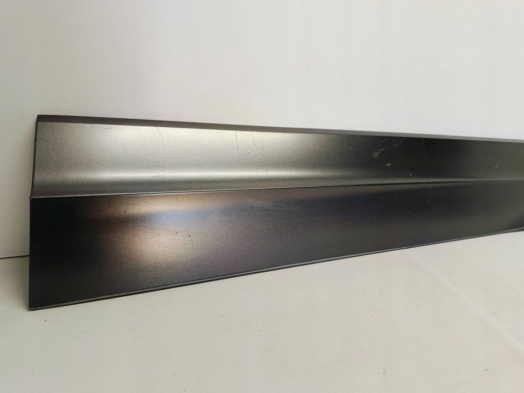 Volkswagen Touareg III 18- LISTWA DRZWI PRAWY PRZÓD 760854940D