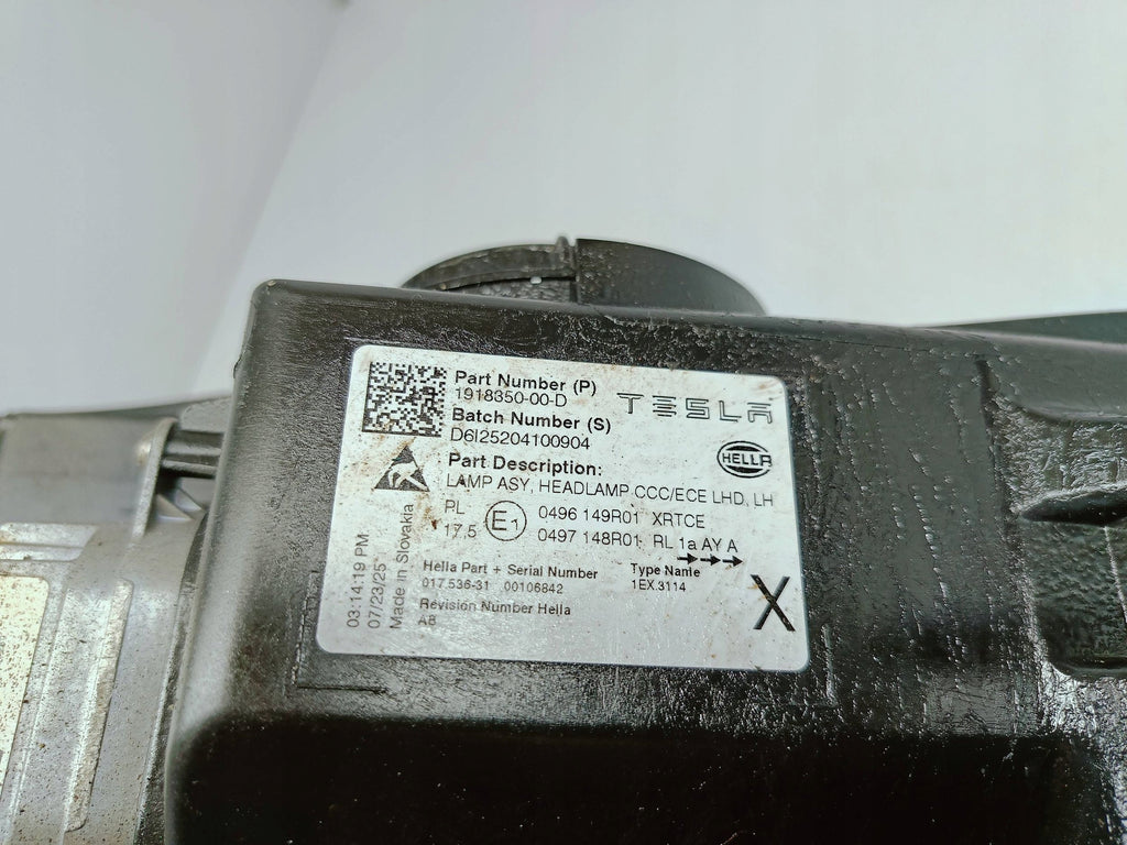 Tesla Model Y Juniper 25- LAMPA LEWA PRZÓD PRZEDNIA FULL LED 1918350-00-D