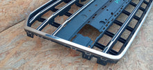 Laden Sie das Bild in den Galerie-Viewer, AUDI A6 C7 LIFT 14- KÜHLERGRILL MITTE STOSSSTANGE VORNE 4G0853651BP