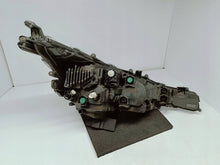 Laden Sie das Bild in den Galerie-Viewer, Toyota Corolla E21 LIFT 22- LAMPA LEWA PRZÓD PRZEDNIA FULL LED 81150-02X10