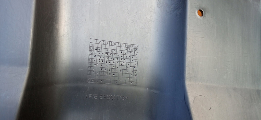 RENAULT CLIO 4 IV 11- KÜHLERGRILL MITTELGITTER 622563184R