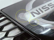Load image into Gallery viewer, Nissan Qashqai II J11 LIFT 17- ATRAPA GRILL ZDERZAKA PRZEDNIEGO 62310HV00A
