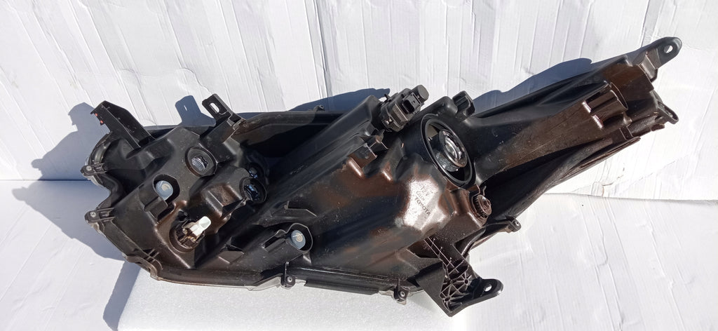 TOYOTA YARIS IV 4 19- LAMPA REFLEKTOR PRAWY PRZÓD SOCZEWKA KOITO K0-6 EU