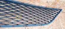 Laden Sie das Bild in den Galerie-Viewer, SEAT IBIZA IV 08- GRILL MITTELTEIL STOSSFÄNGER VORNE 6J0853667