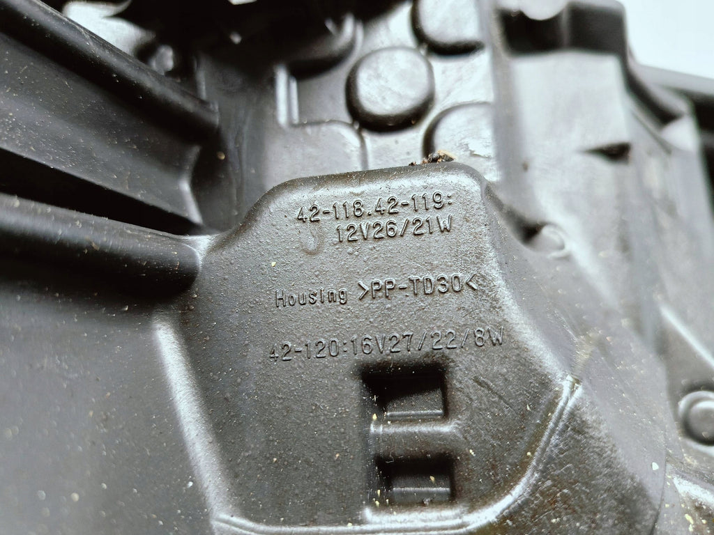 Toyota bZ4X 22- SCHEINWERFER LINKS VORNE VOLL LED EU KOITO 42-118