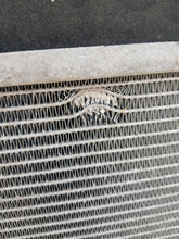 Laden Sie das Bild in den Galerie-Viewer, FORD TRANSIT MK8 WASSERKÜHLER