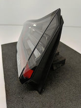 Laden Sie das Bild in den Galerie-Viewer, TESLA MODEL Y 20- 3 LIFT 22- HECKKLAPPENLEUCHTE HINTEN LINKS LED 1502088-00-B