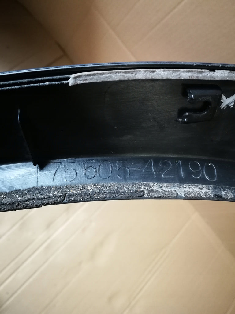 TOYOTA RAV4 RAV IV RADLAUFBLENDE HINTEN RECHTS