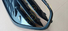 Load image into Gallery viewer, SEAT CUPRA BORN 21- ATRAPA GRILL KRATKA ŚRODKOWA ZDERZAKA PRZÓD 10E805903C