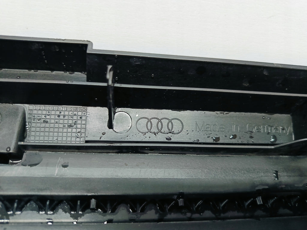 AUDI Q6 E-TRON 85H 24- LENKRAD LUFTEINLASS ROLLO JALOUSIE 85H121219E