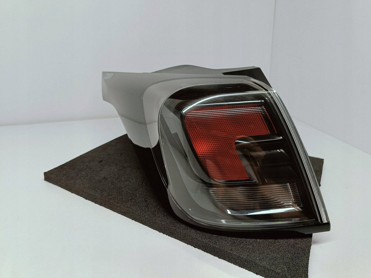 Opel Crossland X 17- Lampa Lewy Tył Lewa Tylna OE 39235951 — zdjęcie 3 z 14
