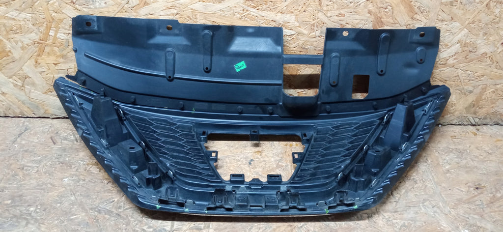 NISSAN QASHQAI II J11 LIFT 17- ATRAPA GRILL ZDERZAKA PRZEDNIEGO 62310HV00A