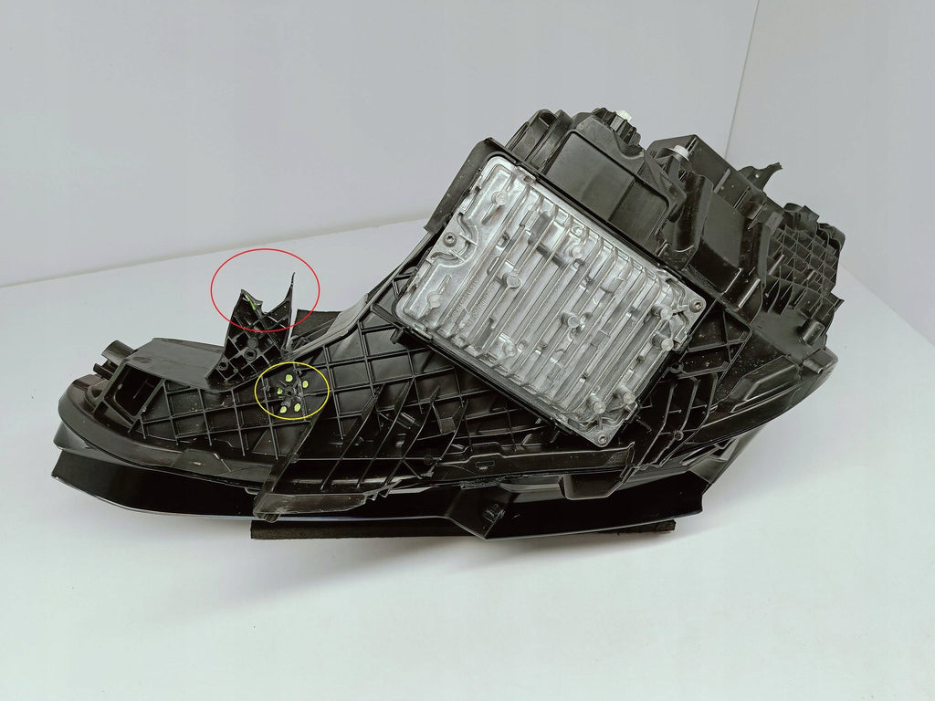 Volvo EX30 EX-30 23- LAMPA PRAWA PRZÓD PRZEDNIA FULL LED EU 80000628
