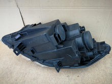 Load image into Gallery viewer, MERCEDES BENZ SPRINTER W910 18- LAMPA PRAWA PRZÓD H7 H15 A9109060100