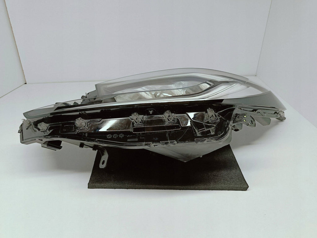 Toyota Aygo X 22- LAMPA LEWA PRZÓD PRZEDNIA FULL LED EU KOITO 0H-33