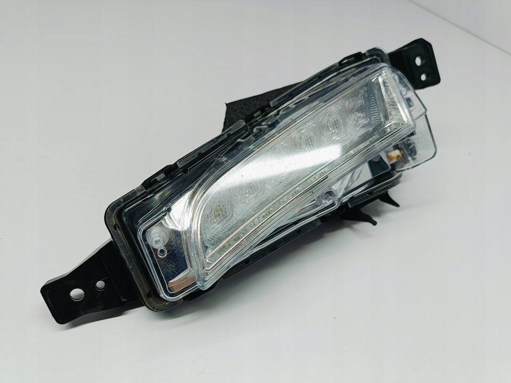 SUZUKI VITARA 15- HALOGEN DRL PRAWY LAMPA PRAWA ŚWIATŁO STANLEY LED W1378