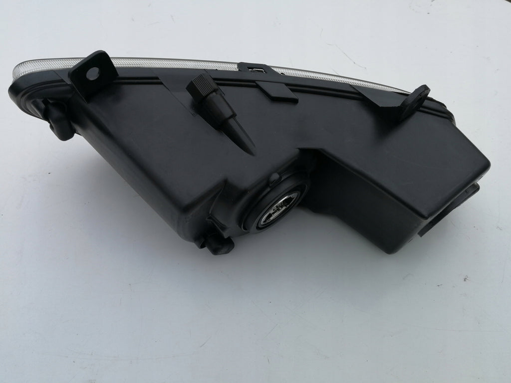 VW POLO V 06.09 LAMPA PRZECIWMGŁOWA HALOGEN TYC