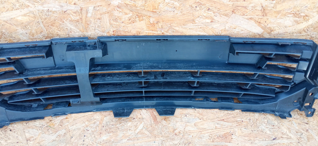 RENAULT CLIO 4 IV LIFT 16- ATRAPA KRATKA ŚRODKOWA GRILL 622541048R