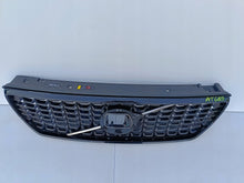 Load image into Gallery viewer, VOLVO XC40 LIFT R-DESIGN 22- ATRAPA GRILL KRATKA ZDERZAKA PRZÓD 32291466