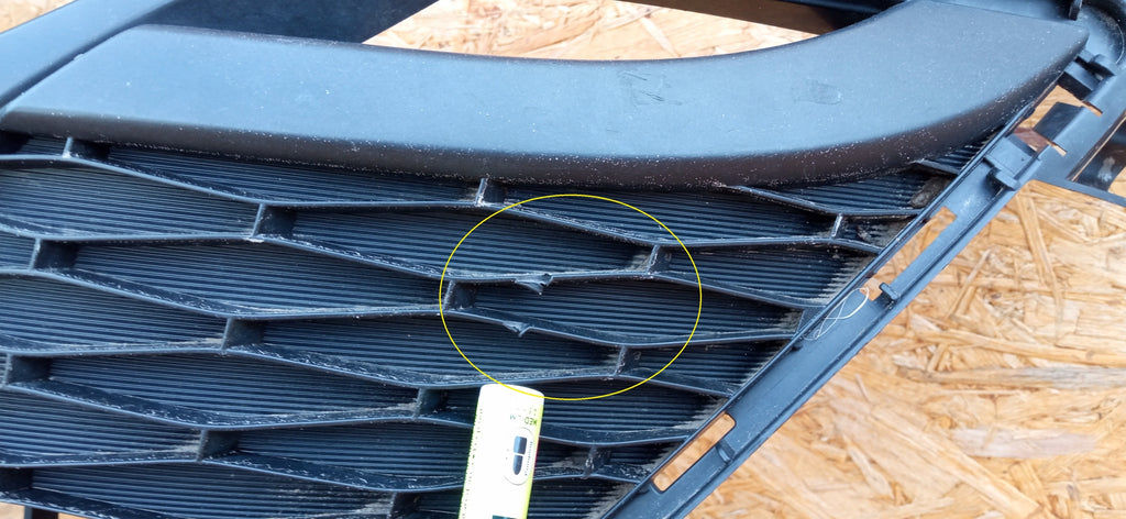 MAZDA 3 BL 09- ATRAPA KRATKA GRILL ZDERZAKA PRZEDNIEGO BCW8-501T1