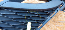 Load image into Gallery viewer, MAZDA 3 BL 09- ATRAPA KRATKA GRILL ZDERZAKA PRZEDNIEGO BCW8-501T1