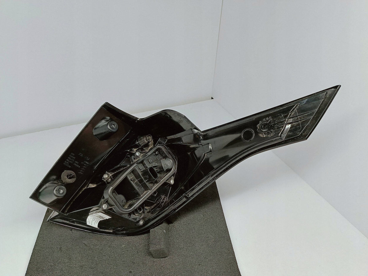 Opel Crossland X 17- Lampa Lewy Tył Lewa Tylna OE 39235951 — zdjęcie 11 z 14