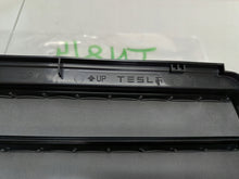 Load image into Gallery viewer, TESLA MODEL 3 III 17- KANAŁ POWIETRZA KRATKA WENTYLACYJNA NOWA 1098751-00-C