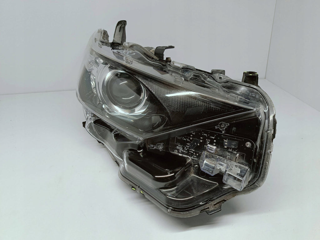 Toyota Auris II E18 FACELIFT 15- SCHEINWERFER RECHTS LINSE+LED EU 8110-02K30