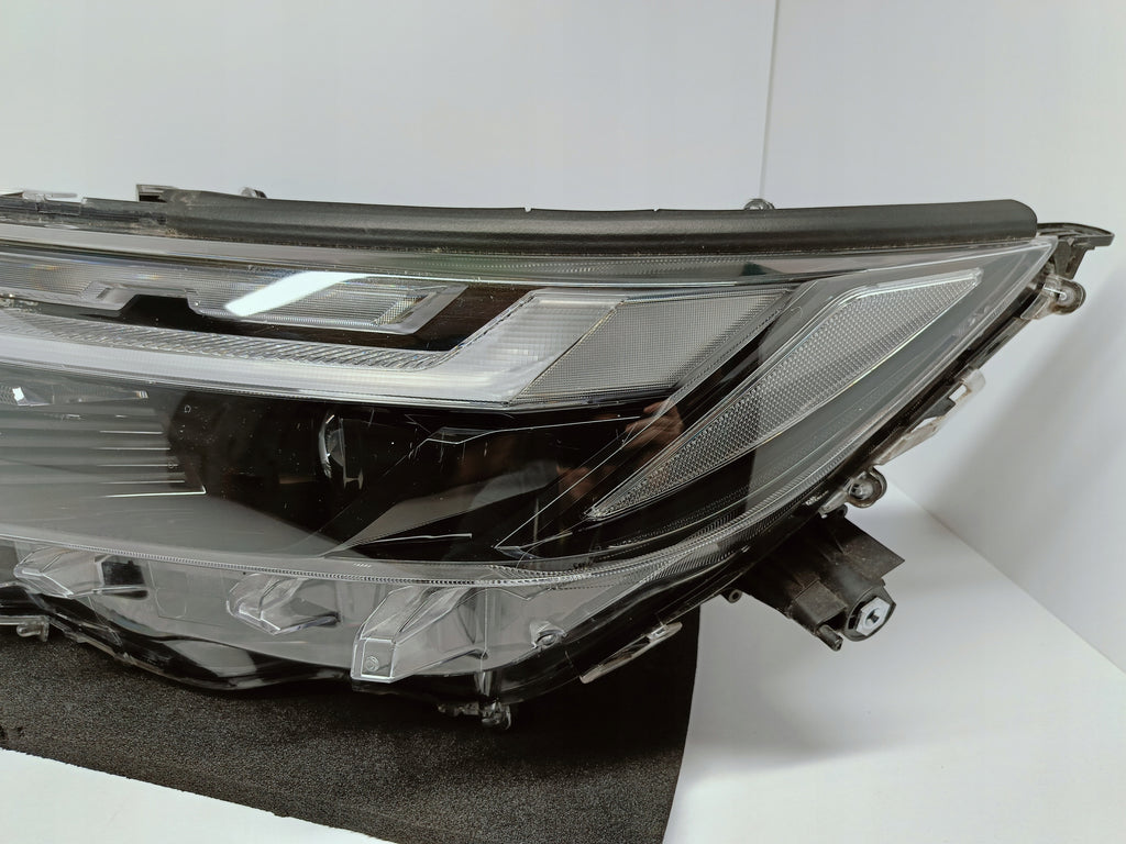 TOYOTA RAV4 V LIFT 22- LAMPA LEWA PRZÓD PRZEDNIA FULL LED EU 81185-42G10