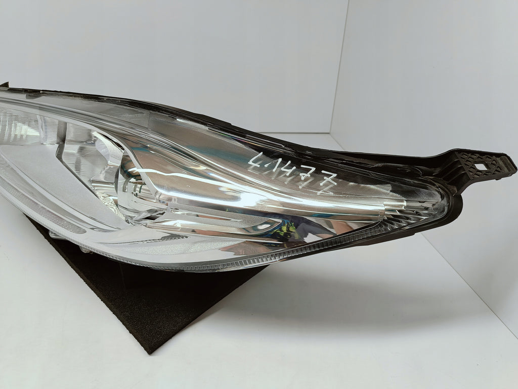 FORD FIESTA MK7 LIFT 12- LAMPA LEWA PRZÓD SOCZEWKA + LED 20-201-01120