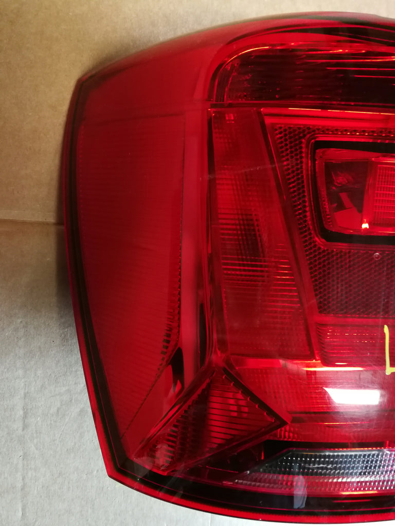 VOLKSWAGEN POLO 6C 14- LAMPA LEWY TYŁ LEWA TYLNA 6C0945111