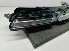 Laden Sie das Bild in den Galerie-Viewer, CITROEN C5 AIRCROSS 17- LAMPA LEWA ŚWIATŁO DRL LEWE PRZÓD LED 9818005180