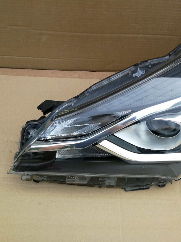 TOYOTA YARIS III LIFT 17- LAMPA REFLEKTOR LEWY PRZÓD KOITO 0D-197 EU OE