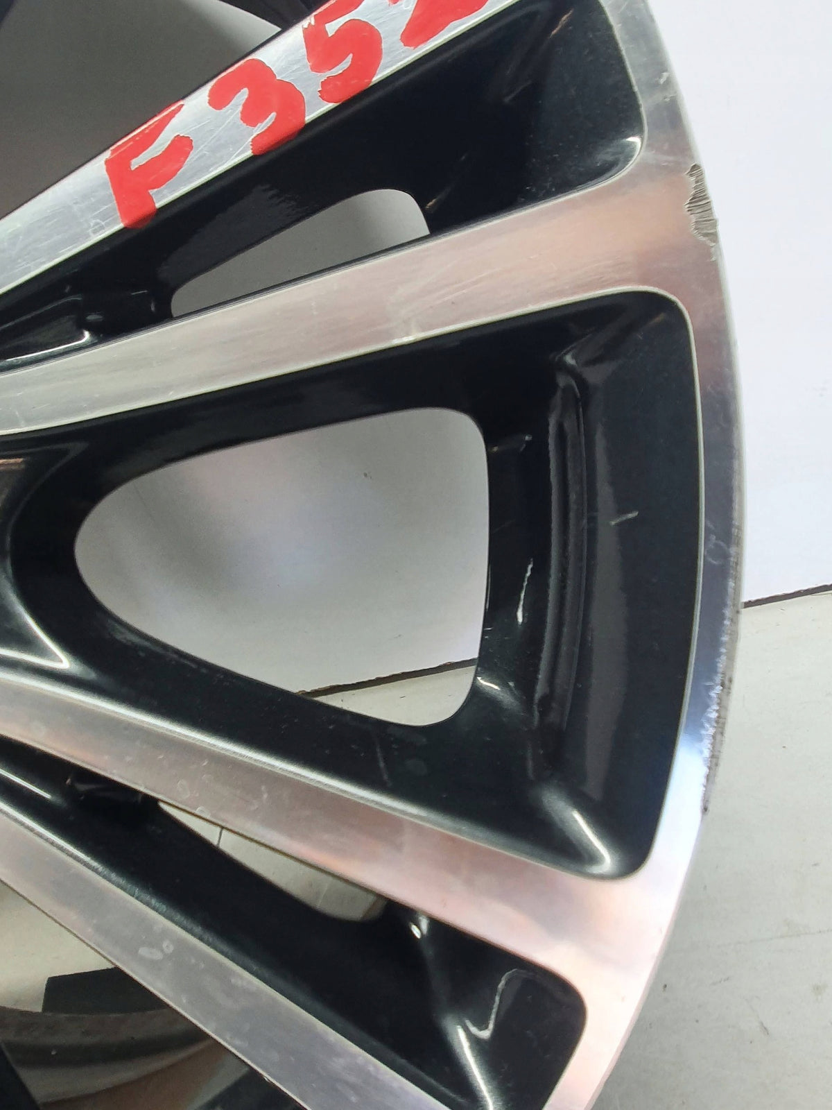 Mitsubishi Space Star Felga Aluminiowa 15 Cali 5x15 ET46 4x100 4250D418 — zdjęcie 9 z 16