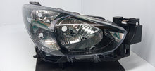 Laden Sie das Bild in den Galerie-Viewer, MAZDA 2 II DJ 14- SCHEINWERFER RECHTS VORN H4 DB5J-51030