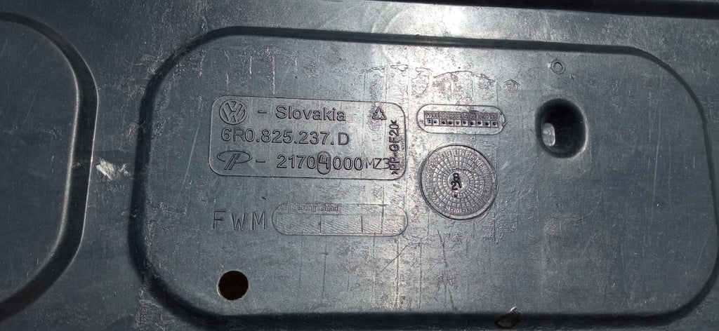 VOLKSWAGEN AUDI SKODA SEAT PŁYTA OCHRONNA OSŁONA POD SILNIK 6R0825237D