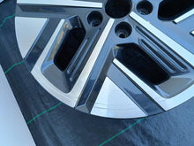 Laden Sie das Bild in den Galerie-Viewer, FELGA ALUMINIOWA HYUNDAI KONA 7.0"x17" 5X114.3 ET50 52910-DD100