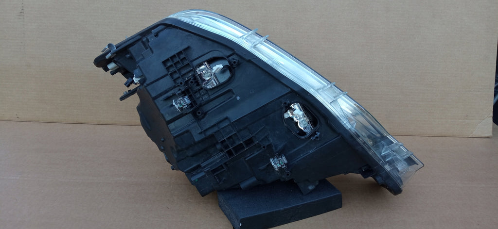 BMW 3 III F30 F31 LIFT 15- LAMPA PRAWA PRZÓD BMW LED HELLA 9883502-01