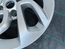 Laden Sie das Bild in den Galerie-Viewer, FELGA ALUMINIOWA OPEL OE CROSSLAND 6.5X16 ET20 39007897