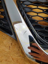 Laden Sie das Bild in den Galerie-Viewer, NISSAN QASHQAI II J11 13-17 KÜHLERGRILL GITTER 623124EA0D