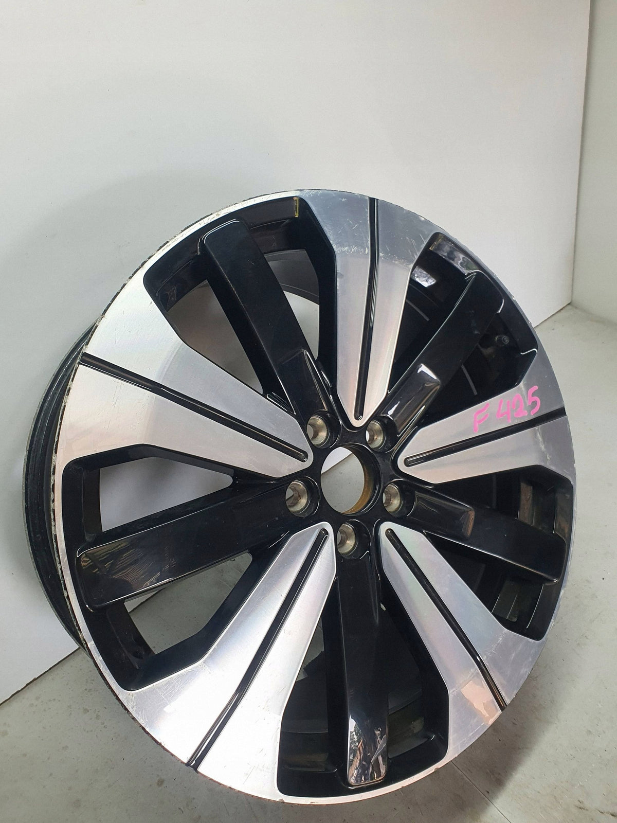 Volvo XC40 Xc 40 Felga Aluminiowa 19 Cali 8.5''x19'' ET56 5x108 32143628 — zdjęcie 5 z 16