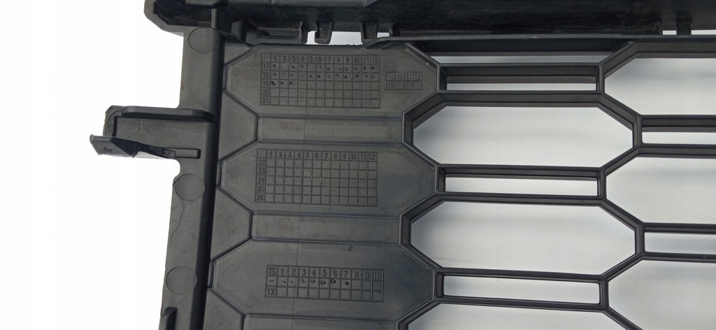 SKODA RAPID LIFT 17- KÜHLERGRILL STOSSSTANGENGITTER VORNE 5JA853677E