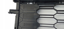 Laden Sie das Bild in den Galerie-Viewer, SKODA RAPID LIFT 17- KÜHLERGRILL STOSSSTANGENGITTER VORNE 5JA853677E