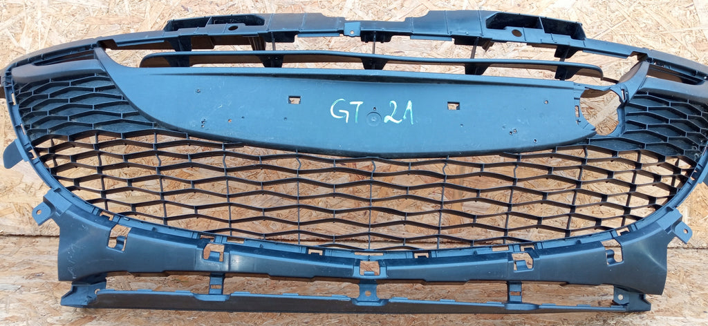 MAZDA 3 BL 09- ATRAPA KRATKA GRILL ZDERZAKA PRZEDNIEGO BCW8-501T1