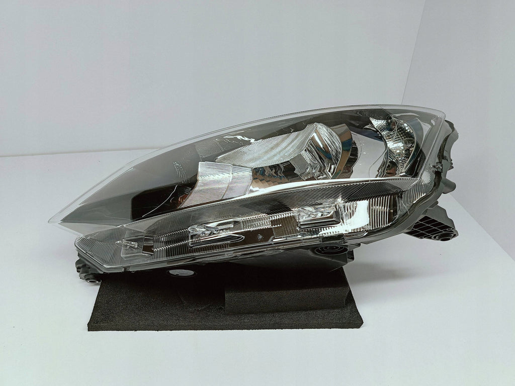 Skoda Fabia III 3 NJ3 14- LAMPA LEWA PRZÓD PRZEDNIA ZWYKŁA H4 6V1941015
