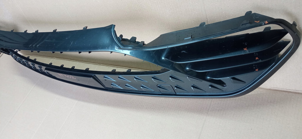 SEAT CUPRA BORN 21- ATRAPA GRILL KRATKA ŚRODKOWA ZDERZAKA PRZÓD 10E805903C