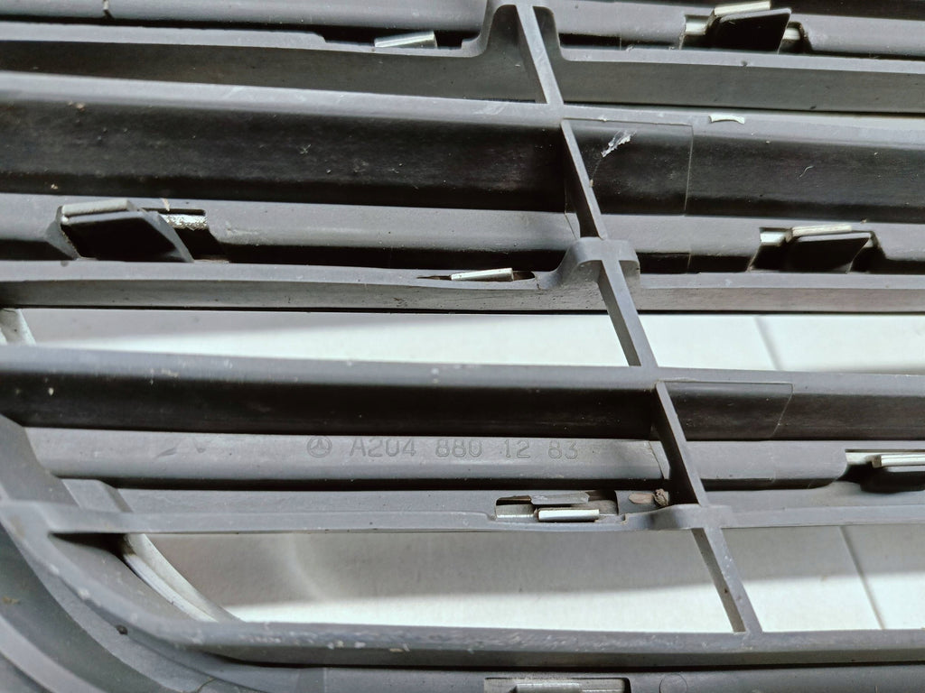 Mercedes-Benz C KLAS W204 07- ATRAPA GRILL ZDERZAKA PRZEDNIEGO A2048801283