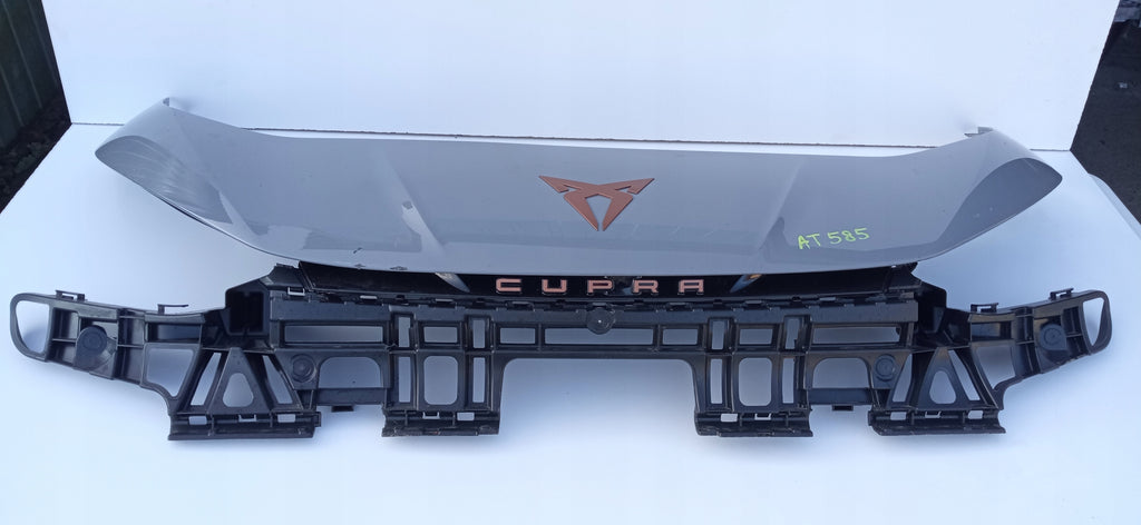 SEAT CUPRA BORN 21- ATRAPA CZĘŚĆ GÓRNA ZDERZAKA PRZÓD STELAŻ 10E807217H