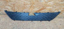 Załaduj zdjęcie do przeglądarki galerii, PEUGEOT 2008 P24 19- ATRAPA ZAŚLEPKA GRILL ZDERZAKA PRZEDNIEGO 9833167980